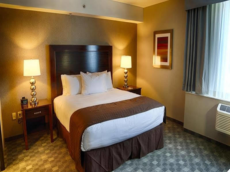 Готель Doubletree By Hilton Лоренсбург Екстер'єр фото